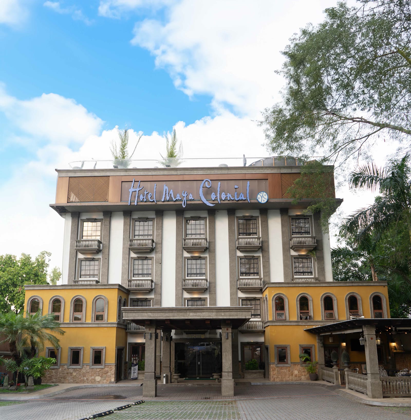 Fachada Hotel Maya Colonial